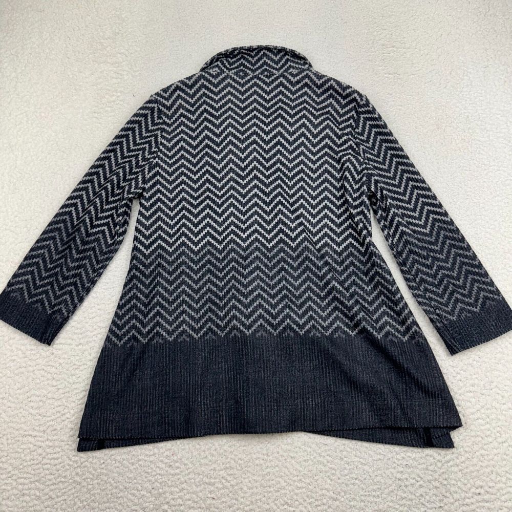 John Mark Sweater Womens Medium Tunic Button Front Knit Zigzag‎ Print Gray Black - Picture 5 of 8
